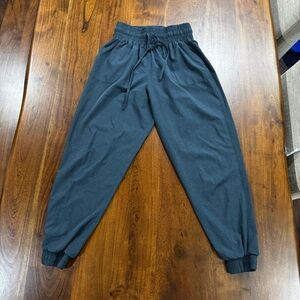 Albion Jetsetters Jogger Athleisure Travel Size Small Comfort Stylish